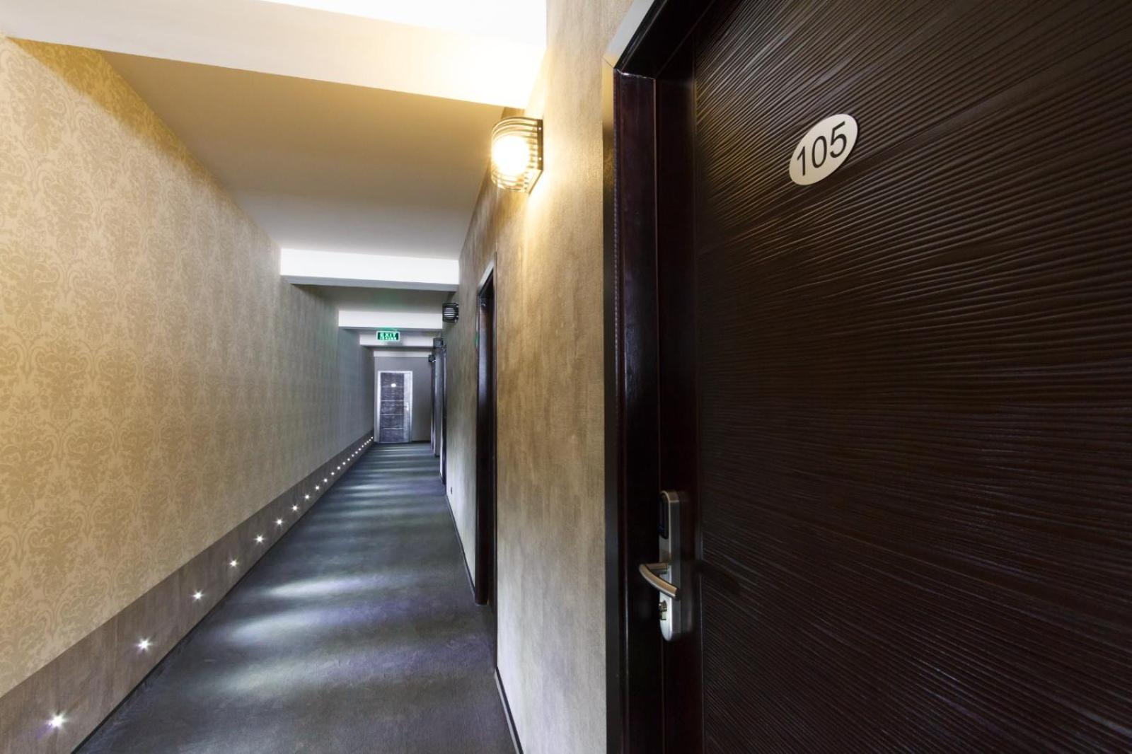 Ymy Hotels Târgu Jiu Exterior foto