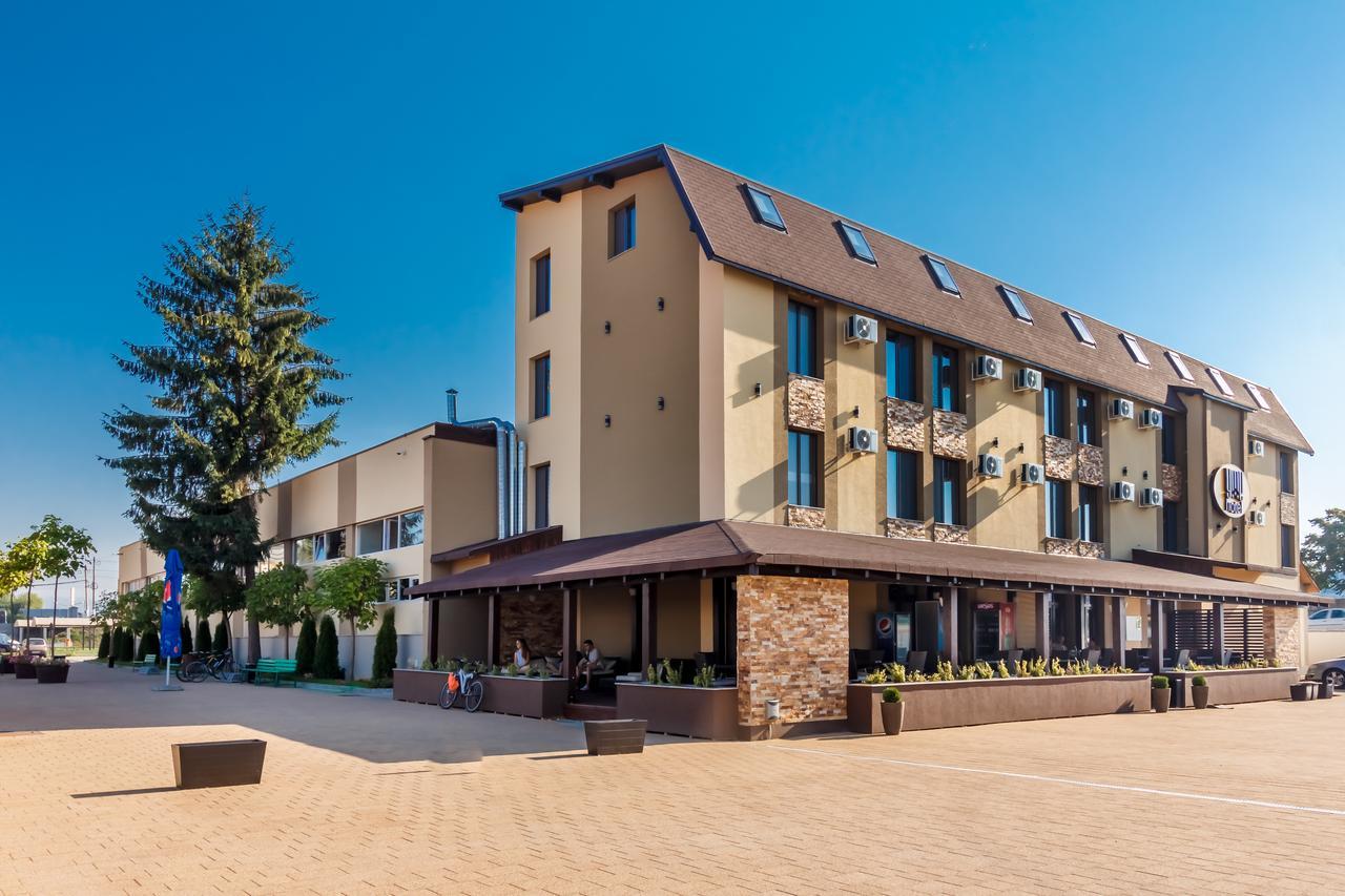 Ymy Hotels Târgu Jiu Exterior foto