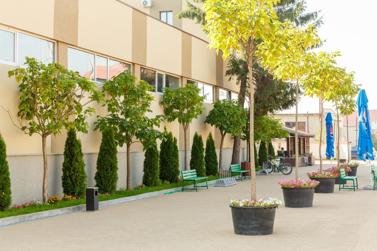 Ymy Hotels Târgu Jiu Exterior foto